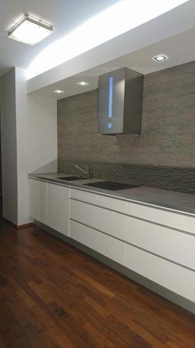 Quiet and spacious apartment with garage option, Cracovie (photo 2)
