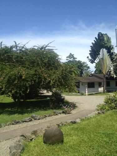Hotel Suizo Loco Lodge & Resort – Cahuita, CA