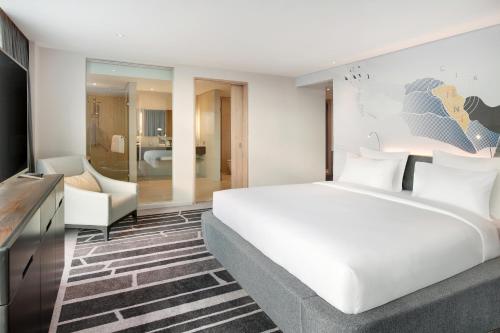 room detail thumbnail 1