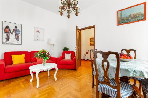  Bright Flat With Shared Garden, Pension in Mailand