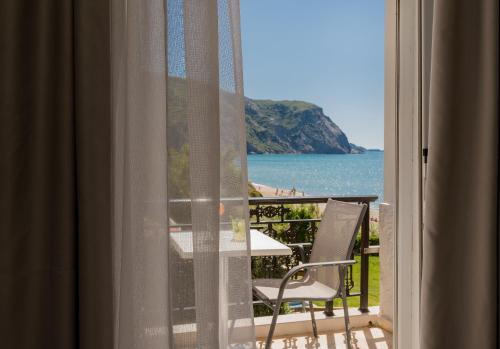 Crystal Beach Hotel – Kalamaki, SC