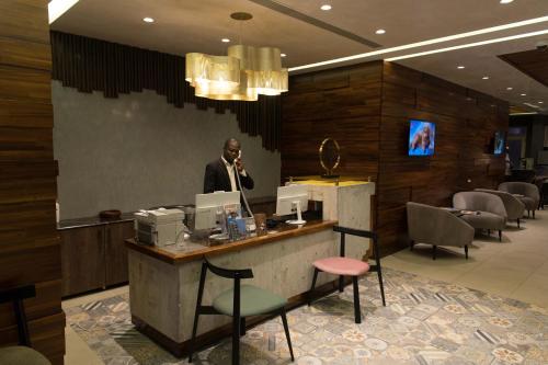 Roots Hotel Apartments Abidjan near สนามบินปอร์ตบูเอต์