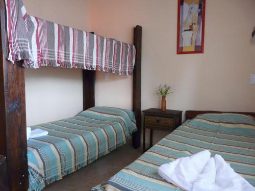 1 double bed, 2 twin beds