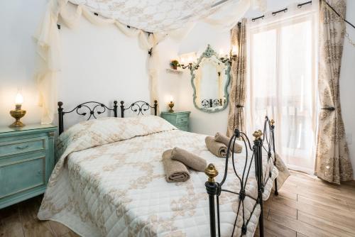 Kharmen A 1565s House with Seaviews in Birgu