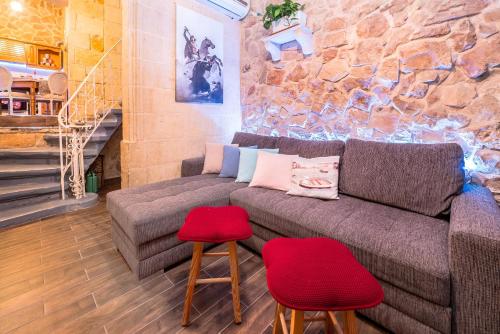 Kharmen A 1565s House with Seaviews in Birgu