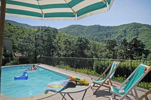 Úszómedence, Agriturismo Corboli in Vernio