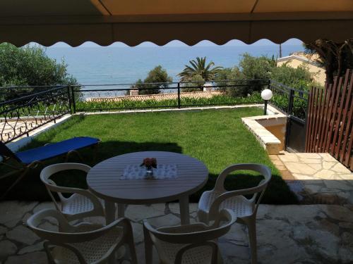  Menigos 43 with garden in Glyfada