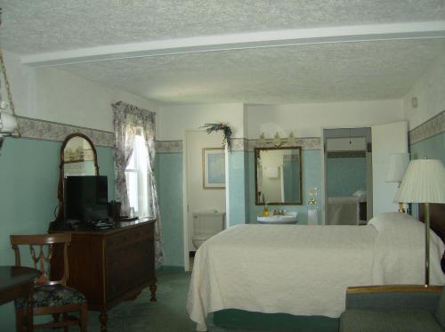Boardwalk Inn - image 5