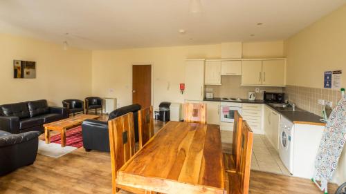 The Courtyard Apartments - image 11