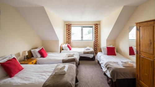 The Courtyard Apartments - image 14