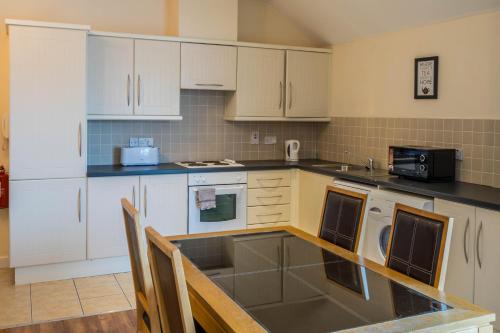 The Courtyard Apartments - image 8