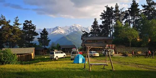 Heshkili huts Svaneti