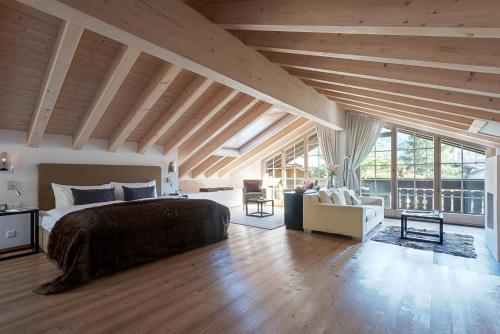 Suite, loft, with views