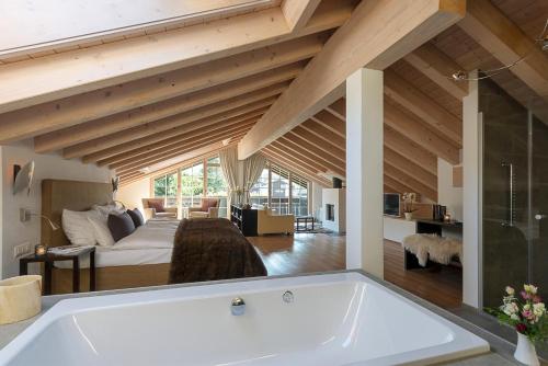 Suites by Mirabeau - image 7