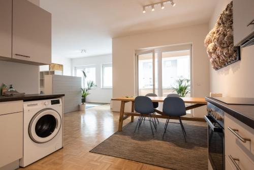 Studio Apartment image 7