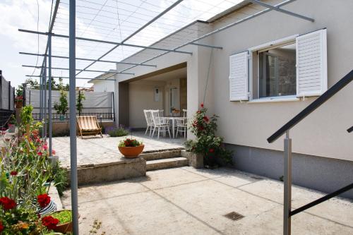 Iekārtas, Drnis Dream House in Drniš