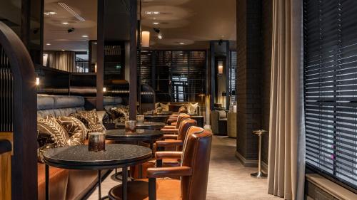 Dakota Manchester - image 9