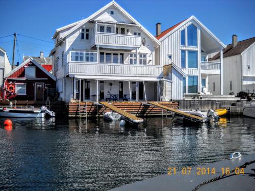Viesnīcas āriene, Åkrehamn Marina (Akrehamn Marina) in Åkrehamn