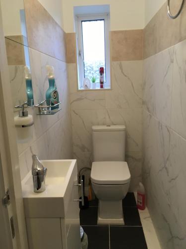 Bathroom, Becontreelodge in Greater London East