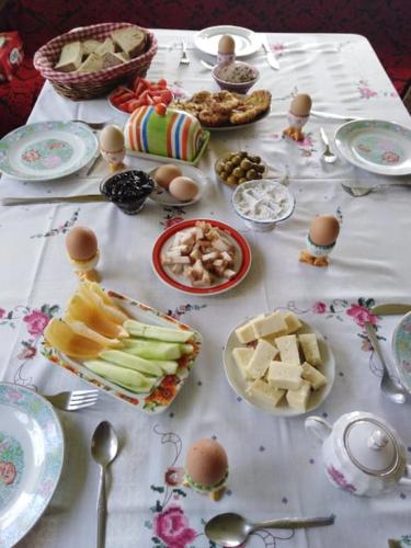 อาหารและเครื่องดื่ม, Casa traditionala Subcetate in เมอร์คูเรียคูก