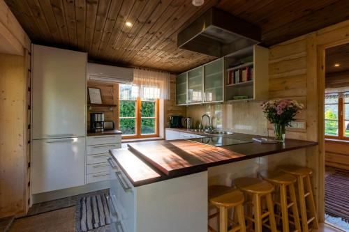 Jossi Holiday Home in Nasva Kula (Saaremaa)