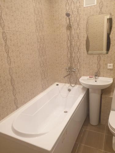 Bright Apartment in the Very Center of Novosibirsk - image 4