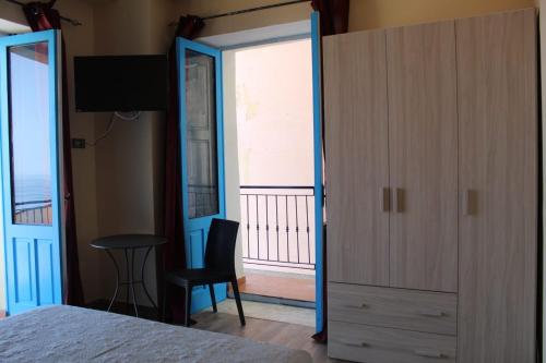 seaside room 2