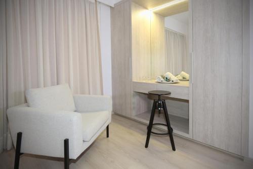 Pier Beach Hotel Apartments - image 11