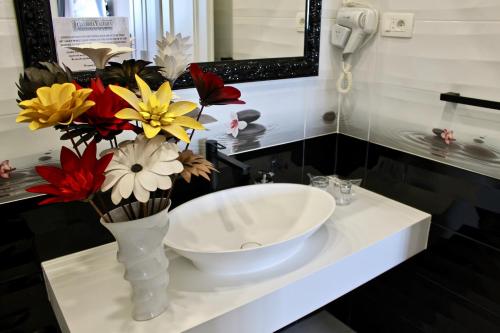 Galeria Valeria Seaside Downtown - MAG Quaint & Elegant Boutique Hotels, Split (photo 8)