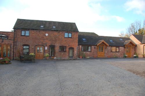 Vale Farm - Accommodation - Higham on the Hill