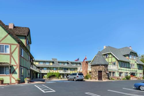 Svendsgaard's Lodge- Americas Best Value Inn & Suites