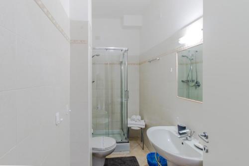 Standard One-Bedroom Apartment (2 Adults) image 8