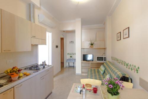 Standard One-Bedroom Apartment (2 Adults) image 5