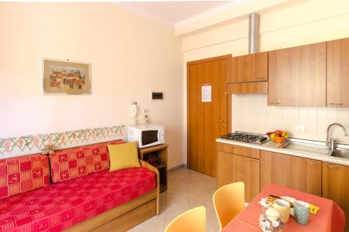 Standard One-Bedroom Apartment (4 Adults) image 7
