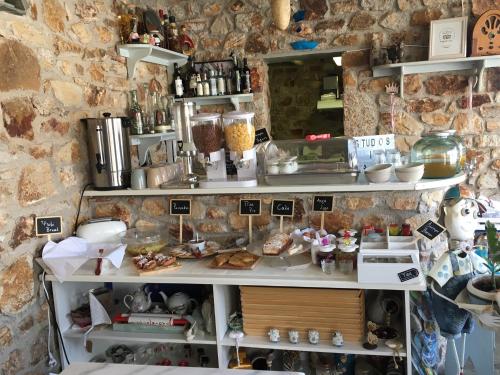 Studios Niovi Serifos - main image