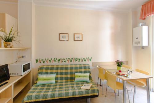 Standard One-Bedroom Apartment (2 Adults) image 2