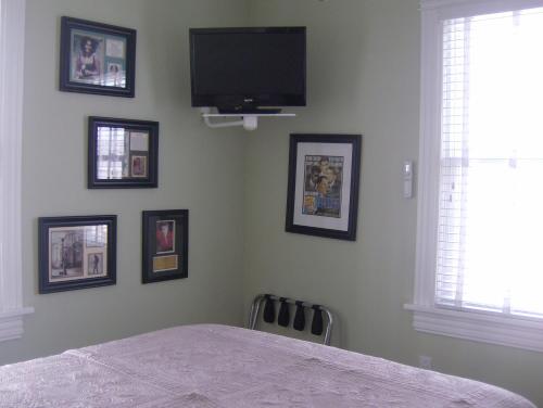 1 queen bed