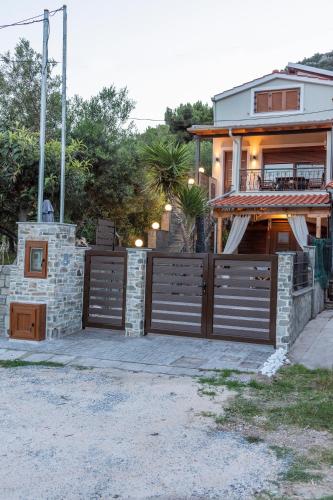  Cavas Luxury Apartments in Nea Iraklitsa