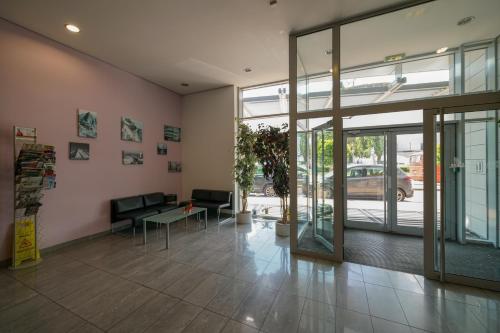 Flora Cozy Apartment by CHORS - image 4