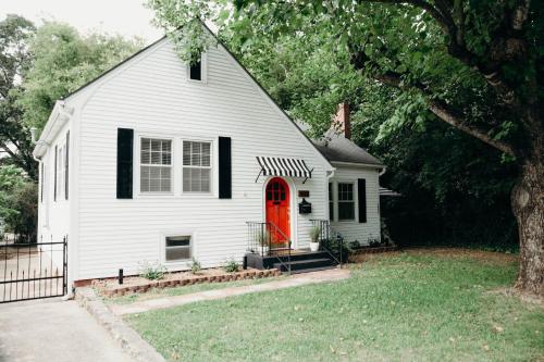 The Paddock Luxury Vacation Home in Hot Springs, USA