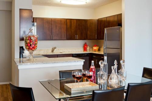 Furnished Quarters at 15/25 Bank Street - image 2