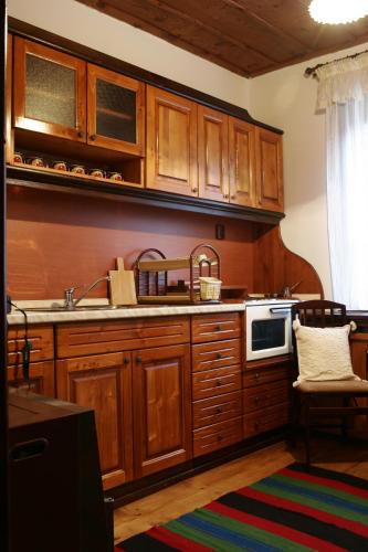 Létesítmények, Family Hotel Dinchova kushta in Rozhen