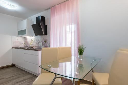 Konyha, Apartments Vila DK in Malinska