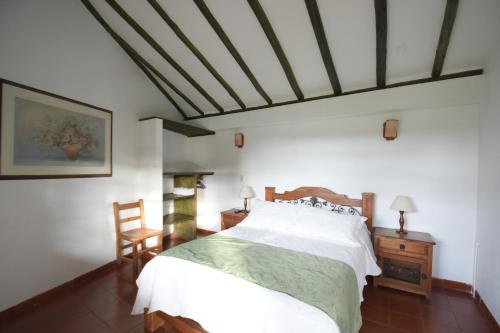 Double Room image 6