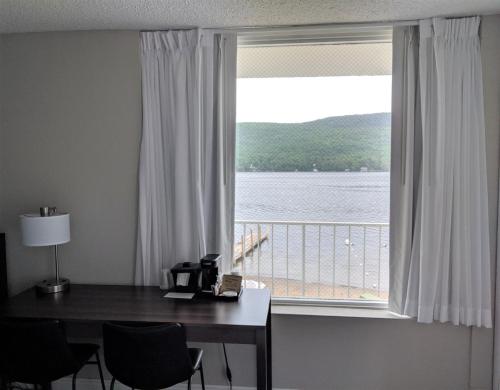 Lakefront Terrace Resort - image 9