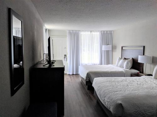 Lakefront Terrace Resort - image 10