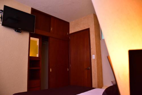 Hotel Suite Azomali