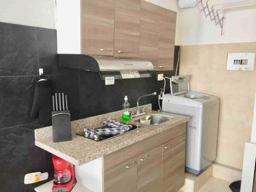 BEAUTIFUL STUDIO IN CENTRAL LOCATION 102 - image 3