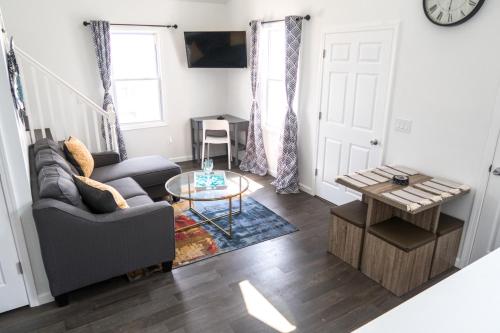 Lux 3 Bd - Perfect & Parking & Massive Patio in Ventnor City, USA
