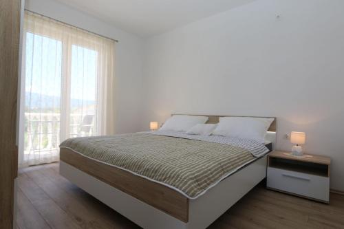 Two-Bedroom Apartment with Garden View image 8